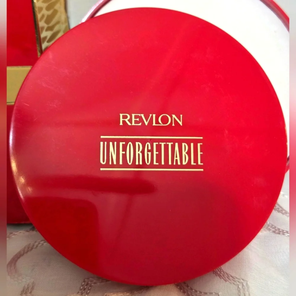 Revlon 'Unforgettable' Golden Pearl‎ Dusting Powder 5 Oz VINTAGE Discontinued